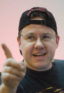 Datensicherheit tut not: Drei Fragen an Live-Hacker Tobias Schrödel zu Datenschutz und Datensicherheit